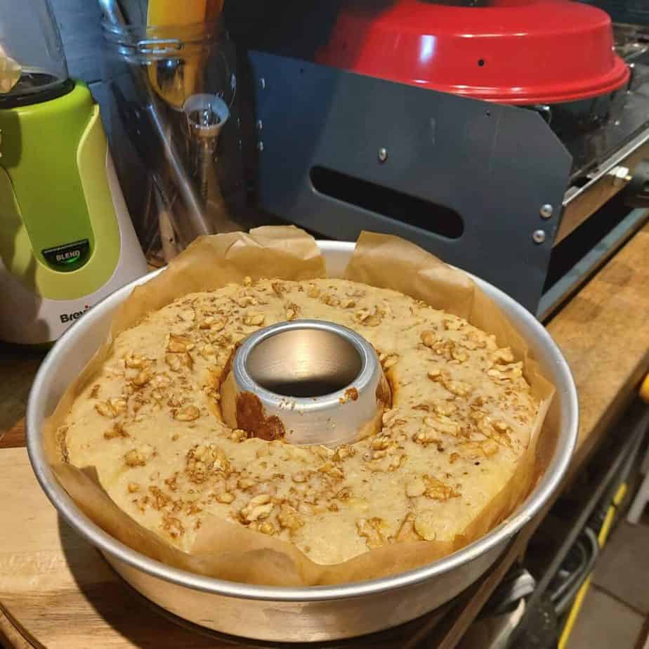 vanlife-Banana & Walnut Omnia Cake