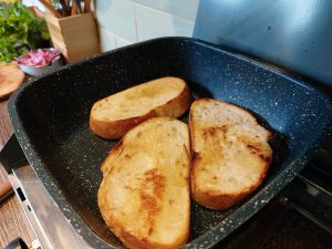 campervan vegan recipe curried butterbean cheesy toast